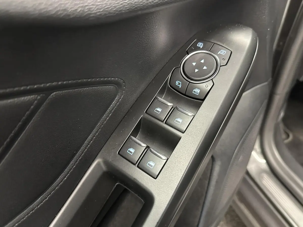 1.5 EcoBlue Business NAVI CARPLAY CRUISE ECC STOEL/STUUR VERWARMING.