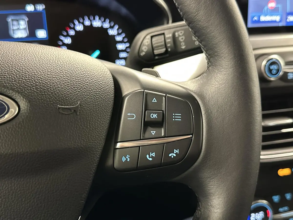 1.5 EcoBlue Business NAVI CARPLAY CRUISE ECC STOEL/STUUR VERWARMING.