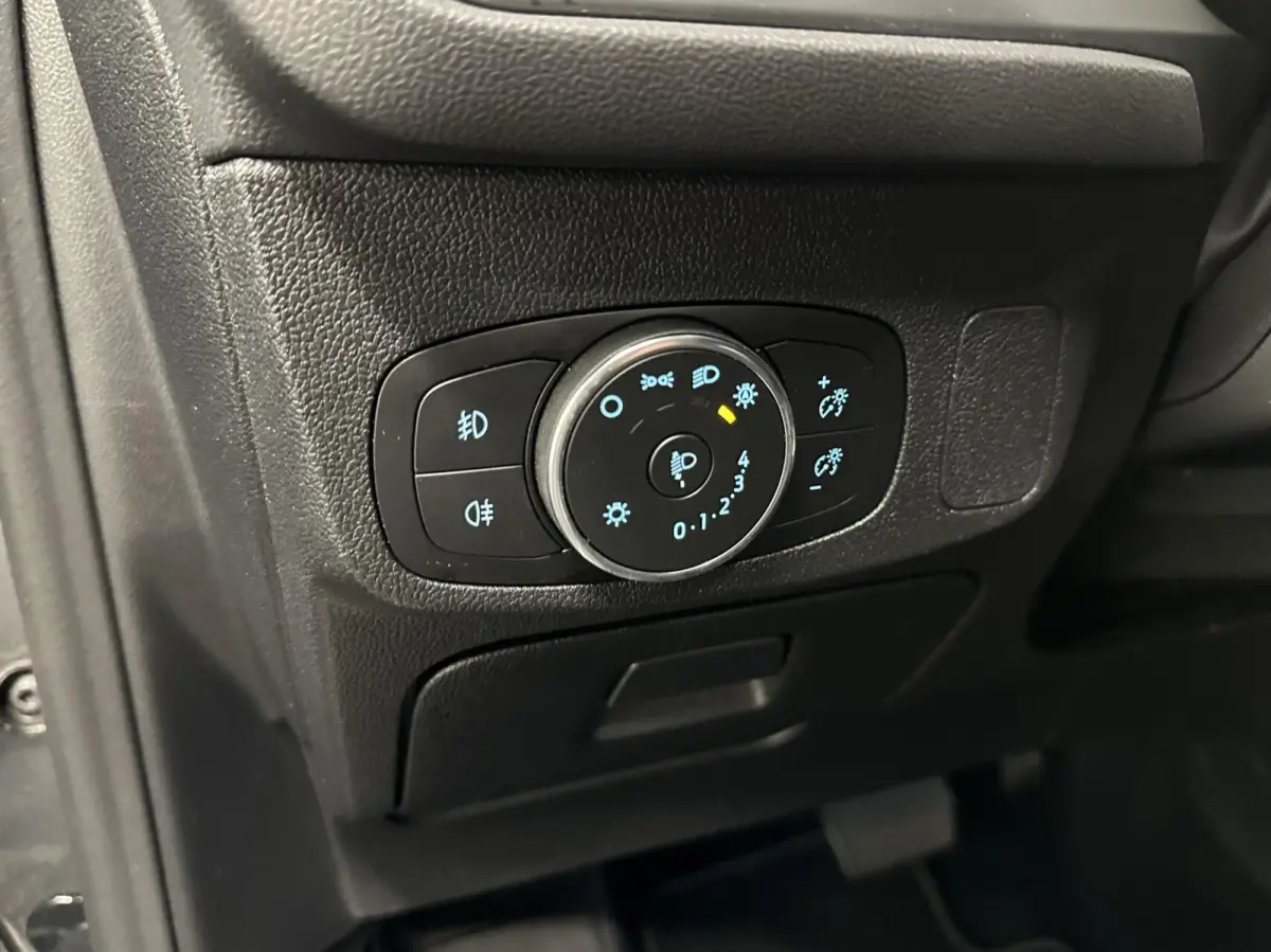 1.5 EcoBlue Business NAVI CARPLAY CRUISE ECC STOEL/STUUR VERWARMING.