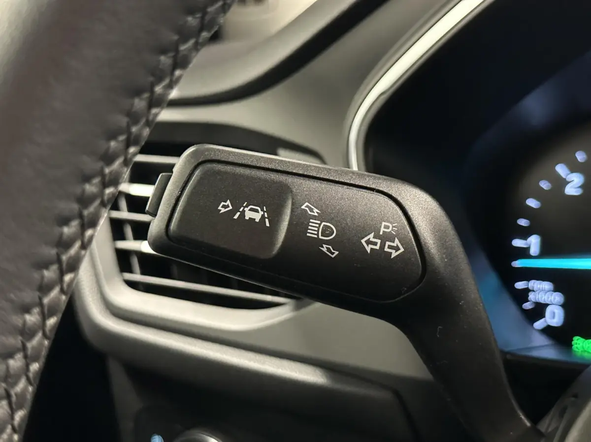 1.5 EcoBlue Business NAVI CARPLAY CRUISE ECC STOEL/STUUR VERWARMING.