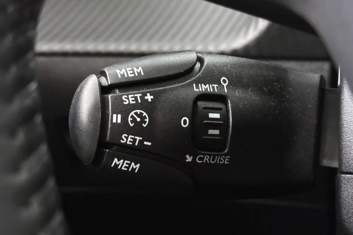 1.2 Hybrid 110 e-DCS6 Allure Navigatie Achteruitrijcamera Apple CarPlay
