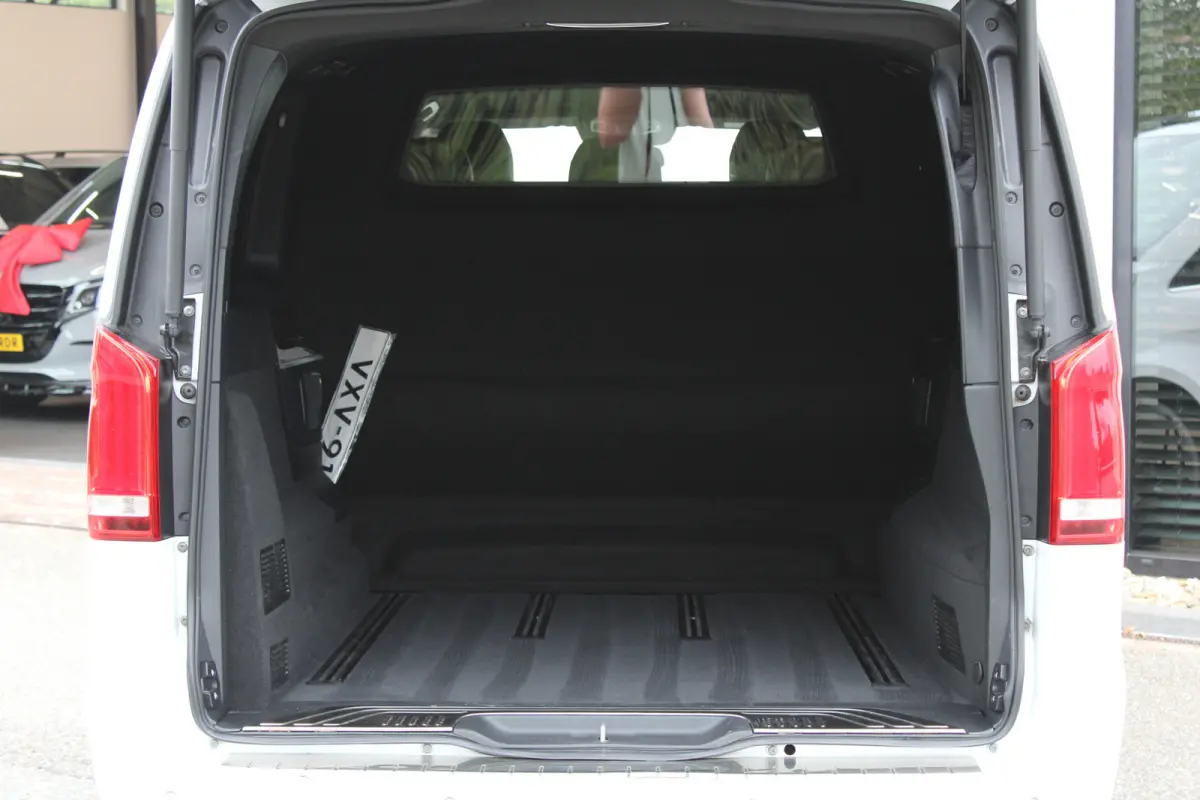 300d / XXL / DC / Elec Stoelen / Burmester / 360 Camera / Luchtvering / Vol Opties / NIEUWSTAAT