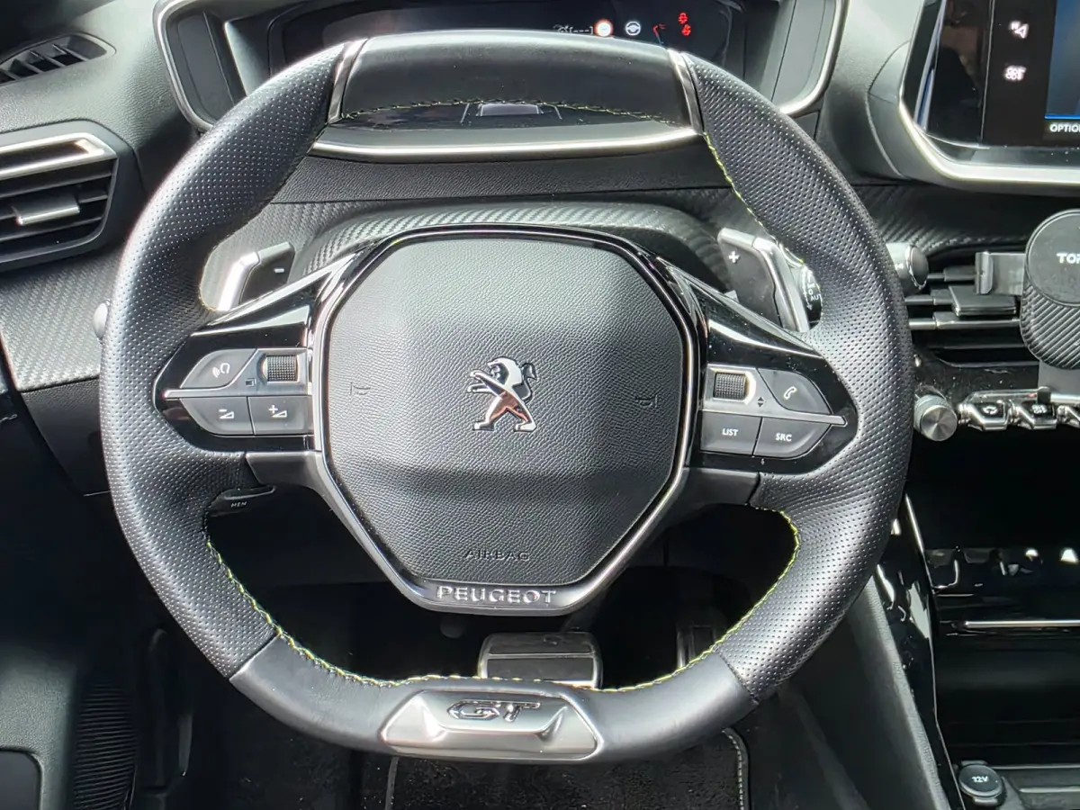 1.2 PureTech GT | ADAPTIVE | CAMERA | CARPLAY