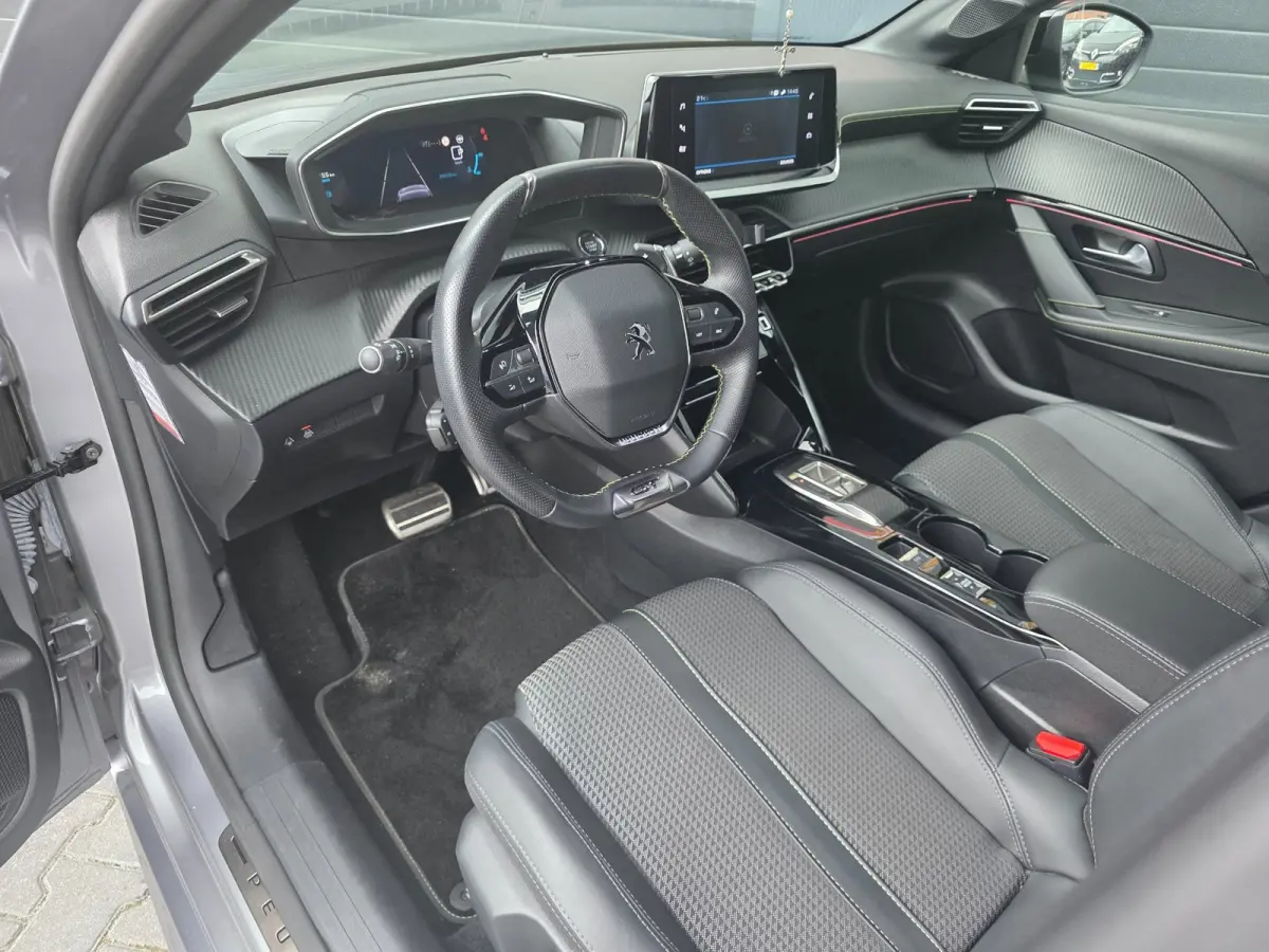 1.2 PureTech GT | ADAPTIVE | CAMERA | CARPLAY