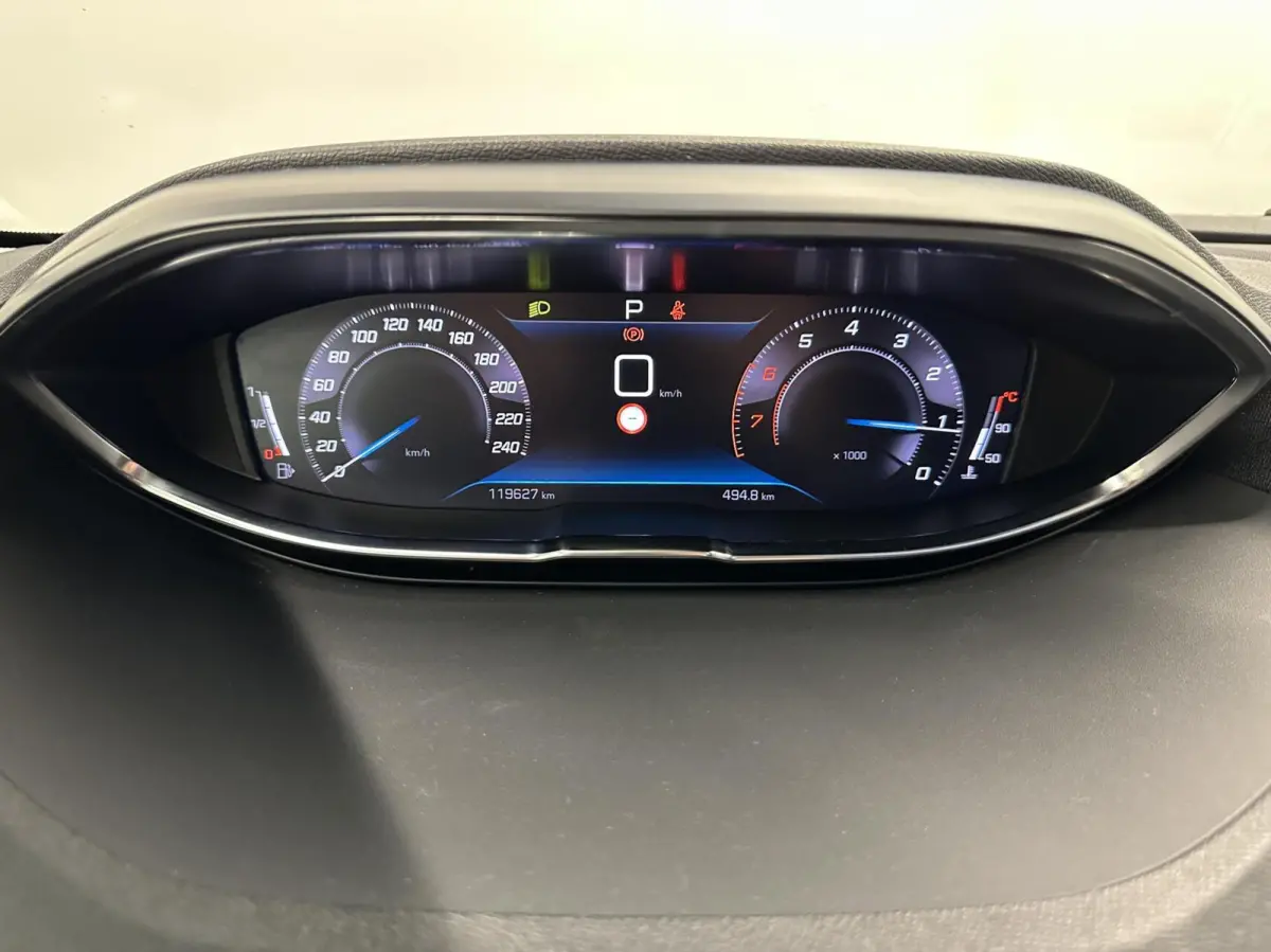 1.2 PureTech Allure TREKHAAK NAVI CARPLAY LM CRUISE ECC.