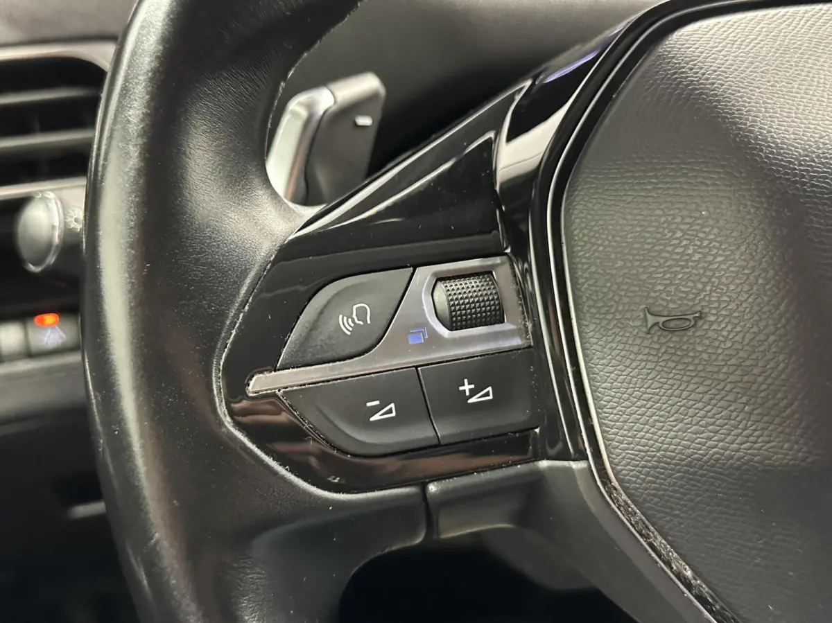 1.2 PureTech Allure TREKHAAK NAVI CARPLAY LM CRUISE ECC.
