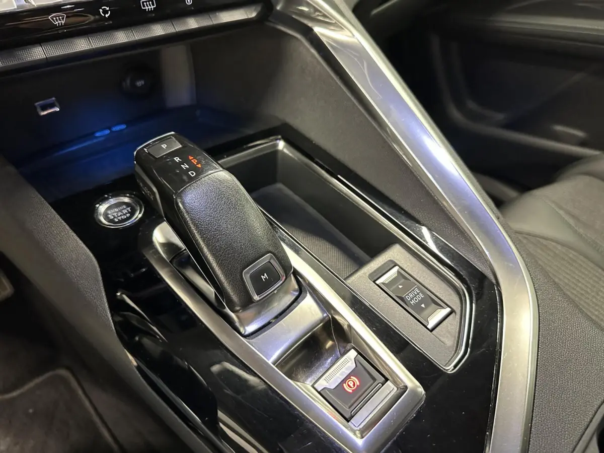 1.2 PureTech Allure TREKHAAK NAVI CARPLAY LM CRUISE ECC.
