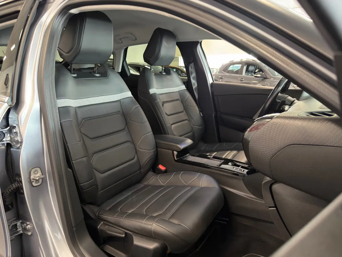 1.2 PureTech Shine| NAVIGATIE|ECC AIRCO|CRUISE|ELEC PAKKET