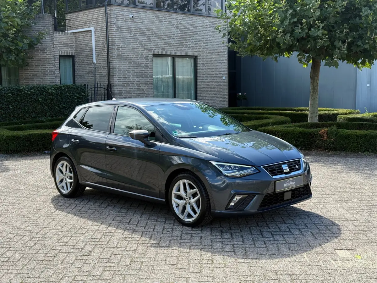 1.0 TSI FR ALCANTARA I CARPLAY I PDC I LED I CLIMA I NIEUWSTAAT
