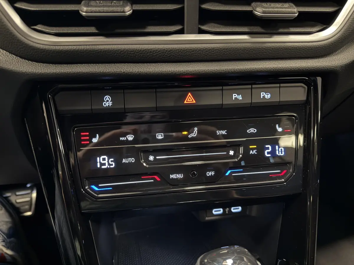 1.5 TSI R-Line Business |Carplay|ACC|Elek Achterklep|Stoel&Stuur verw|