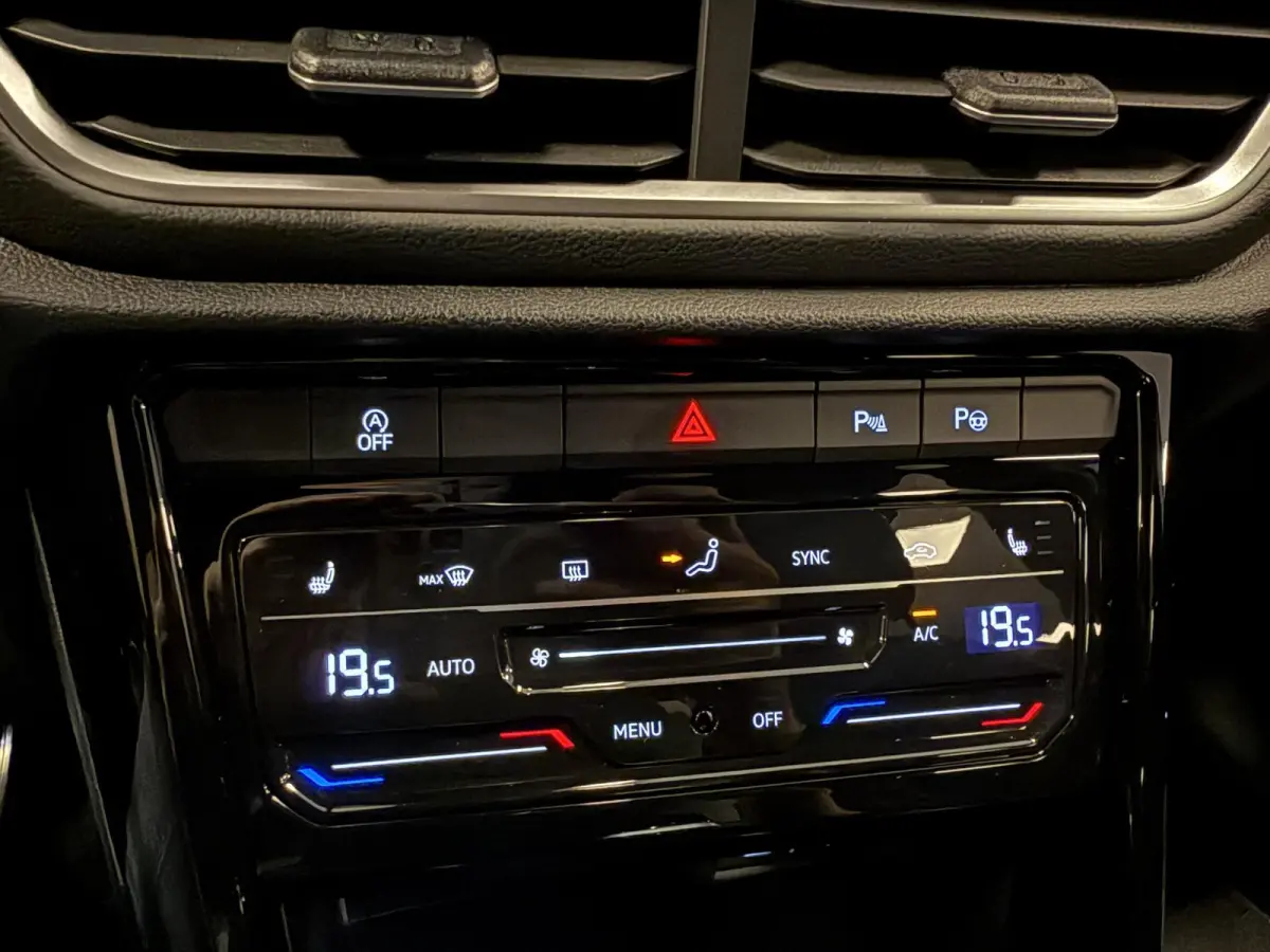 1.5 TSI R-Line Business |Carplay|ACC|Elek Achterklep|Stoel&Stuur verw|