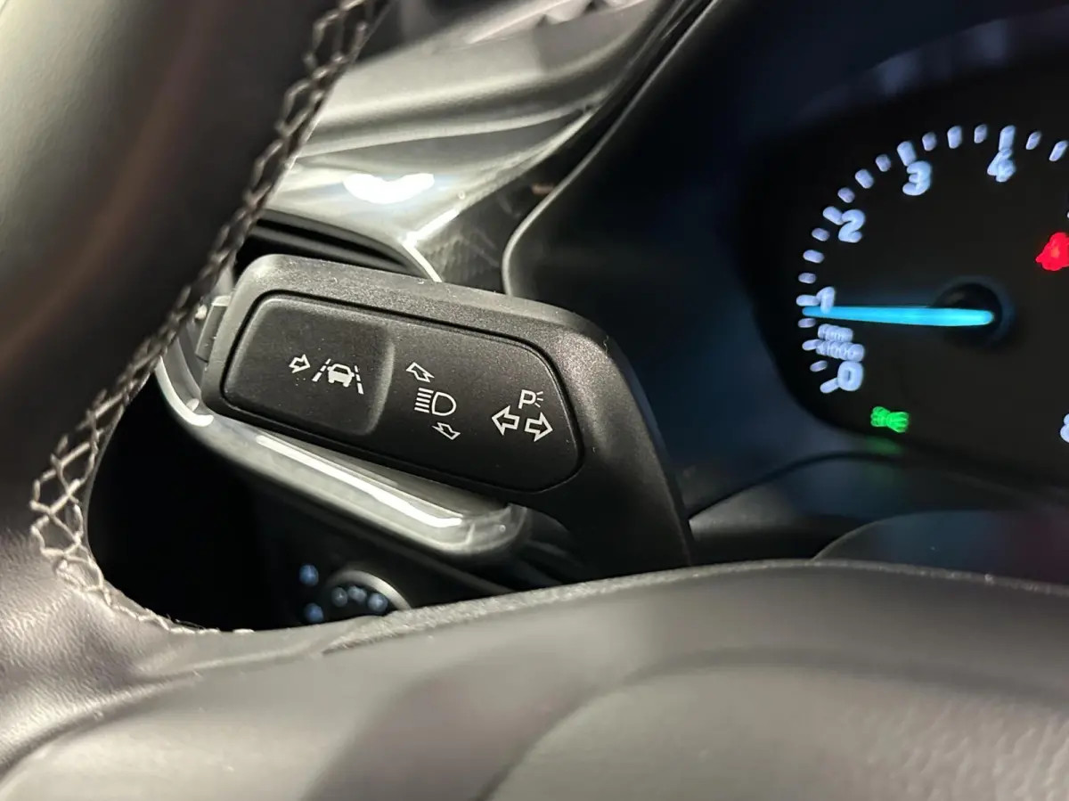 1.0 EcoBoost Titanium CRUISE NAVI CARPLAY LM.