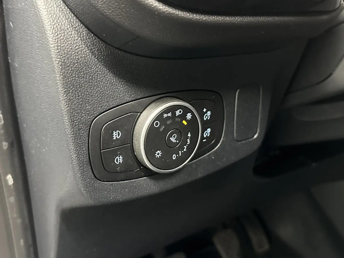 1.0 EcoBoost Titanium CRUISE NAVI CARPLAY LM.