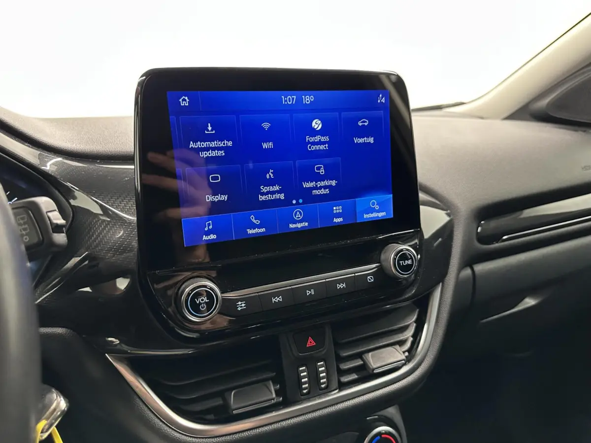 1.0 EcoBoost Titanium CRUISE NAVI CARPLAY LM.
