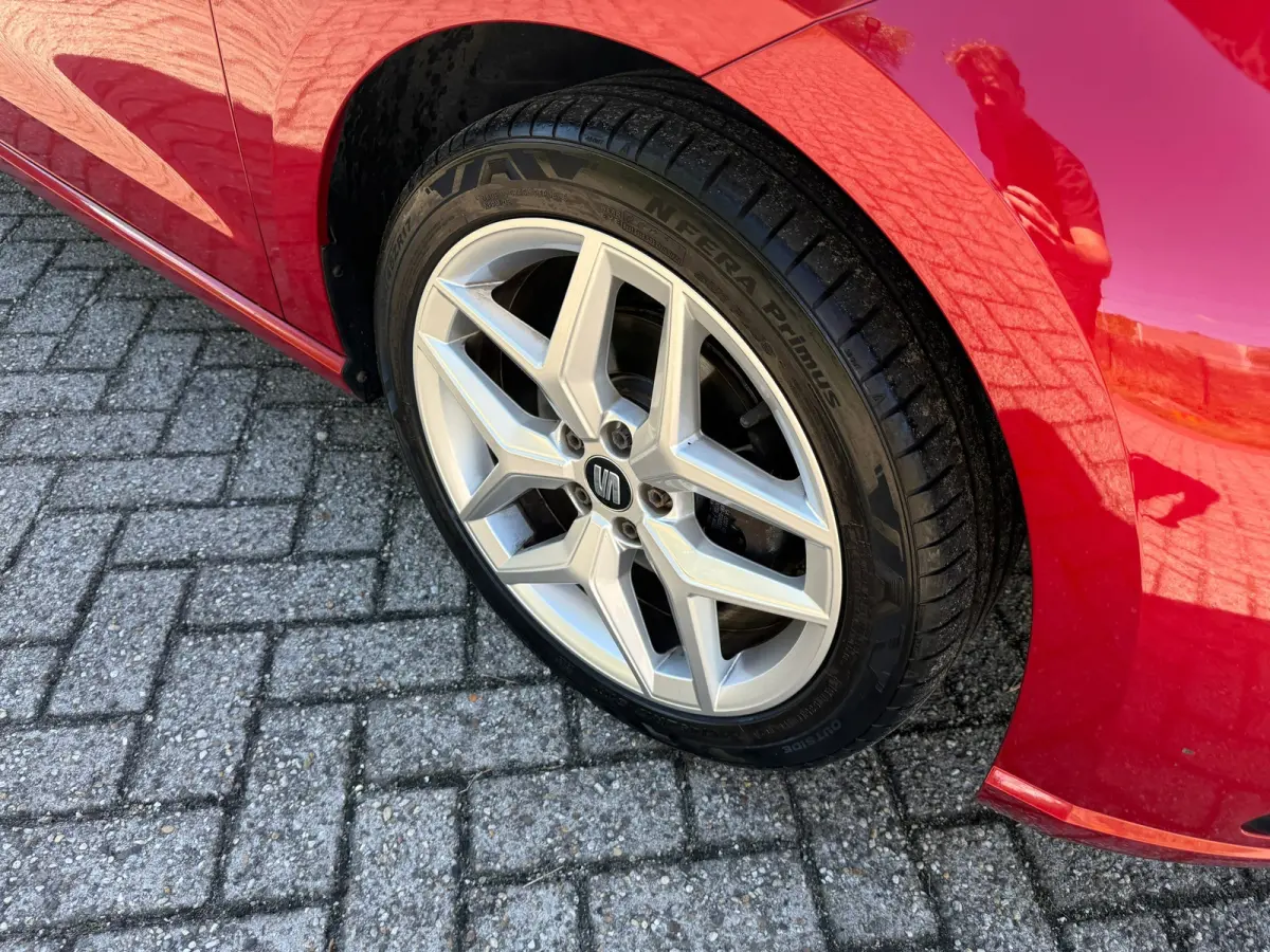 1.0 TSI FR DSG I CARPLAY I CAMERA I PDC I LED I CLIMA I VOL VOL VOL