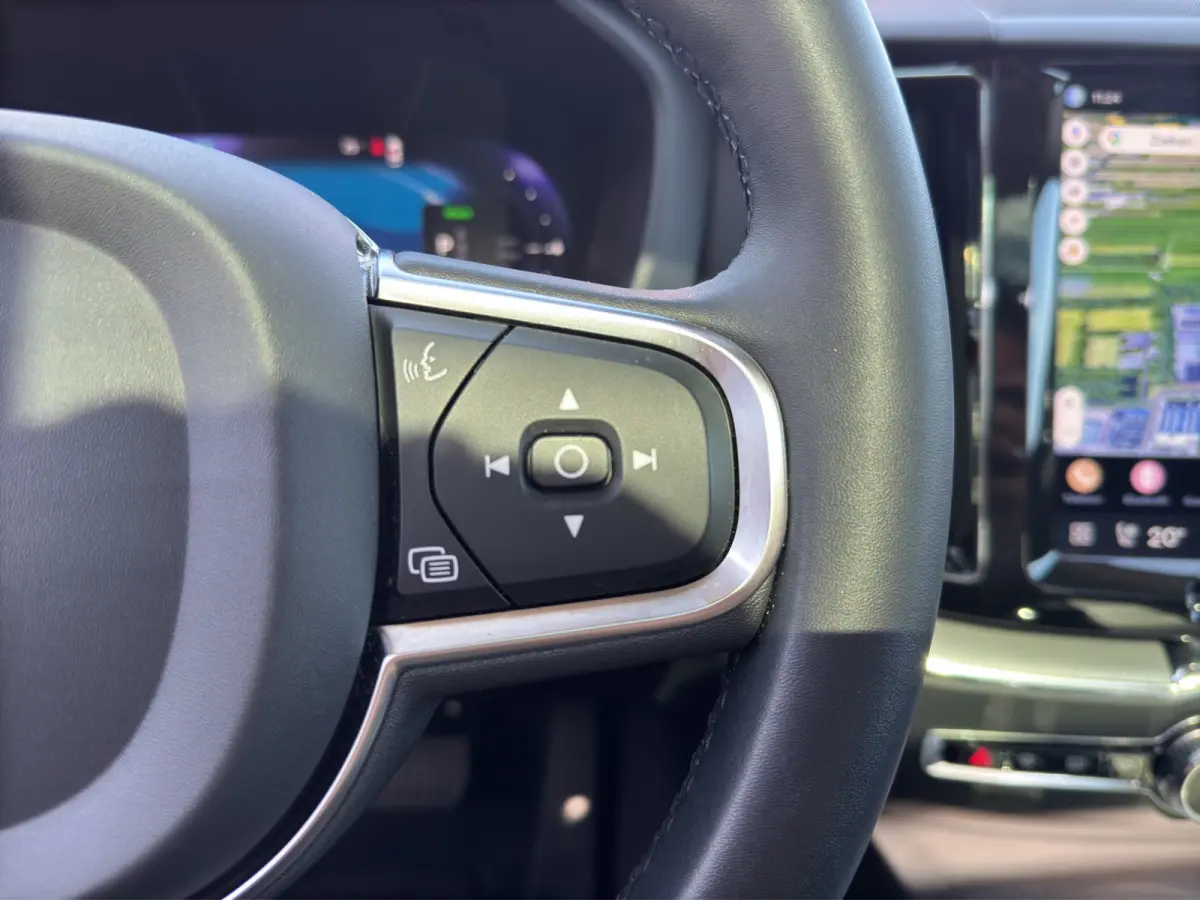 2.0 T6 Plug-in hybrid AWD Core Bright | Stuur-Stoel-en Achterbankverwarming | 20' Velgen | Cruise control adaptief | Memory seats |