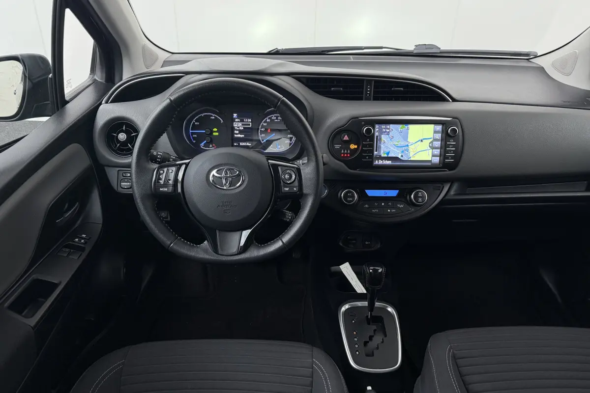1.5 Aut. Hybrid Dynamic Camera Climate Navi Privacy Glas DAB