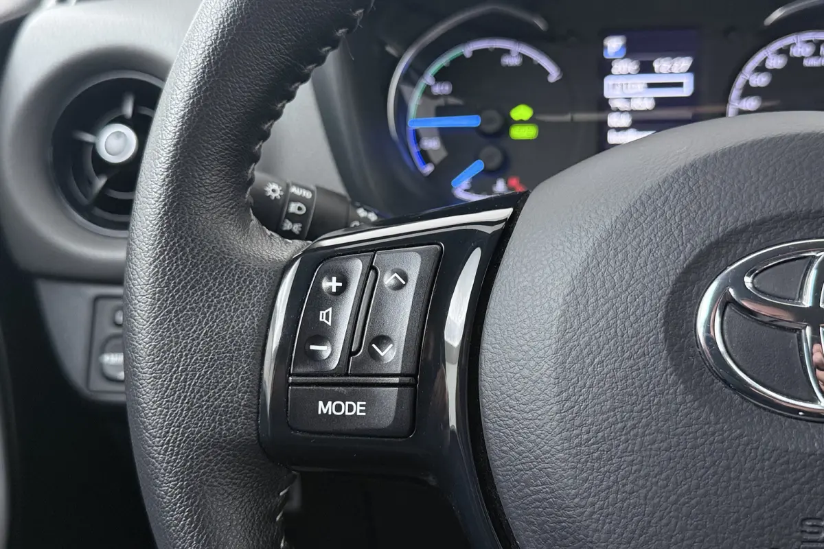 1.5 Aut. Hybrid Dynamic Camera Climate Navi Privacy Glas DAB