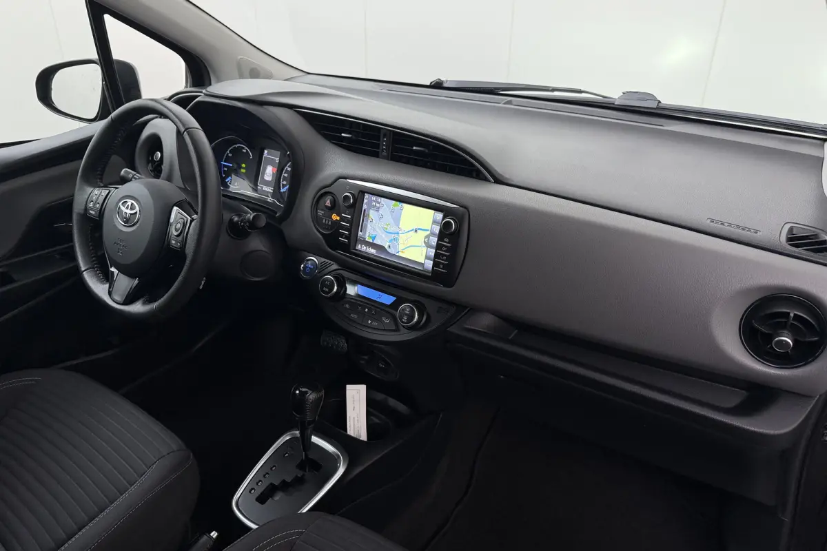 1.5 Aut. Hybrid Dynamic Camera Climate Navi Privacy Glas DAB