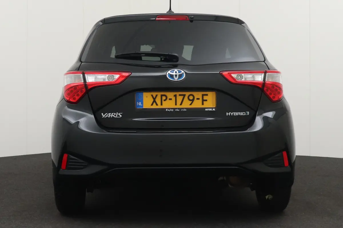 1.5 Aut. Hybrid Dynamic Camera Climate Navi Privacy Glas DAB