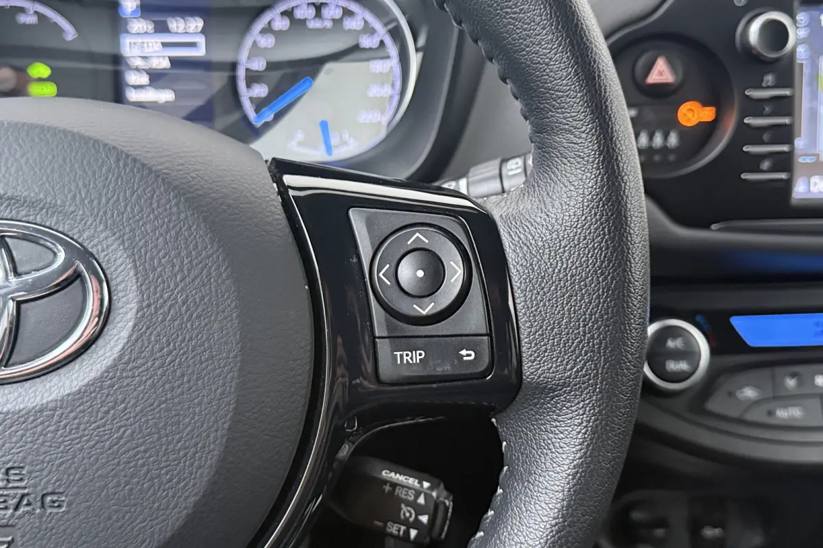 1.5 Aut. Hybrid Dynamic Camera Climate Navi Privacy Glas DAB