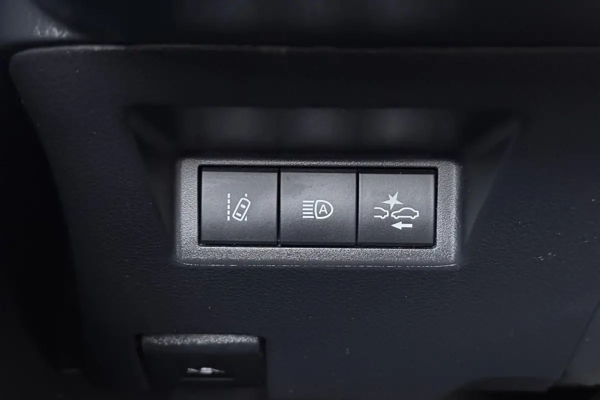 1.5 Aut. Hybrid Dynamic Camera Climate Navi Privacy Glas DAB