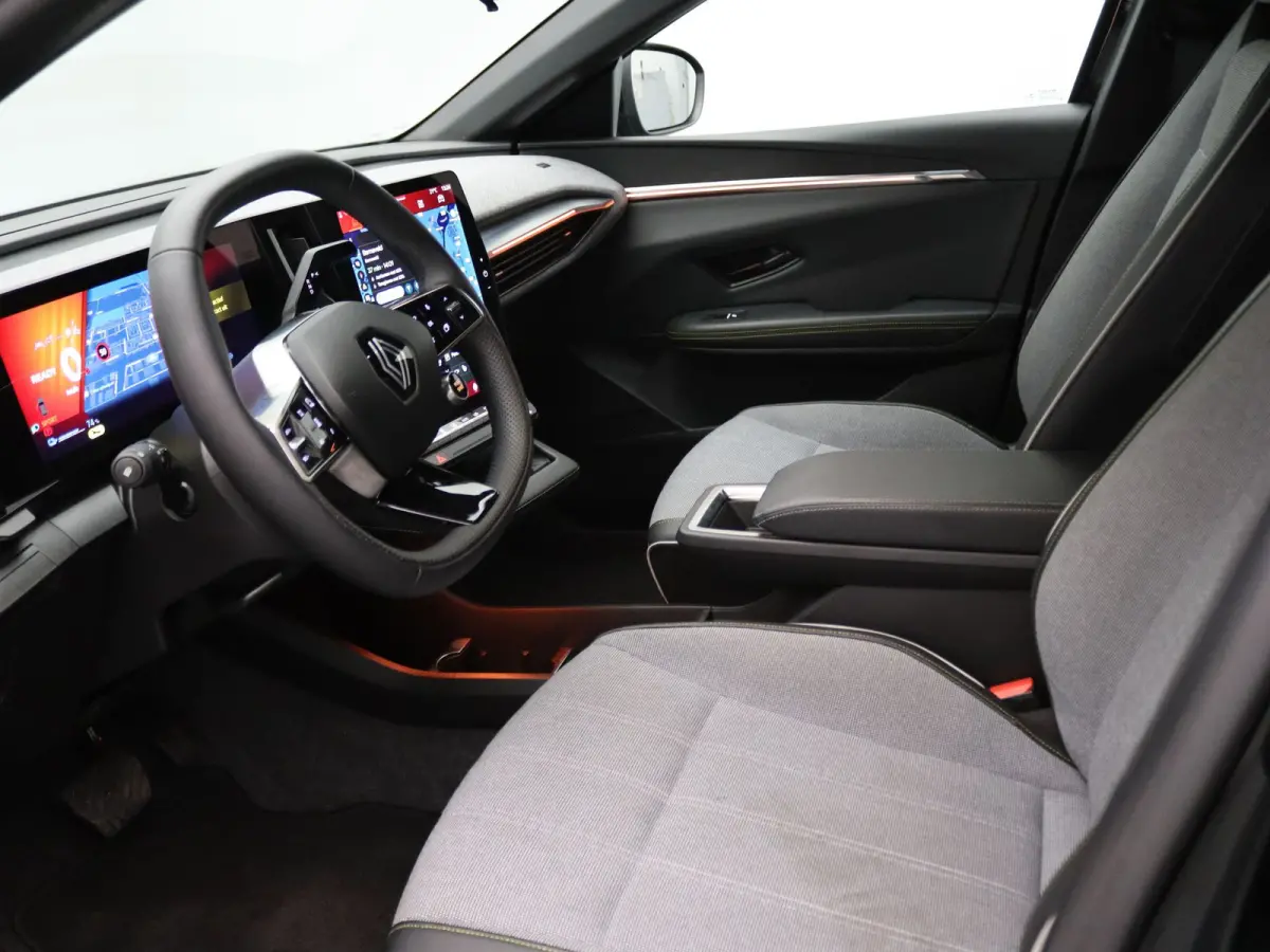 comfort range techno 60 kWh Apple Carplay/Android Auto | Climate