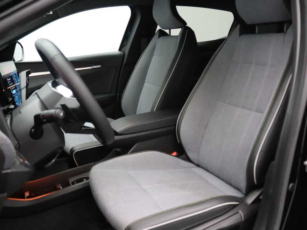 comfort range techno 60 kWh Apple Carplay/Android Auto | Climate