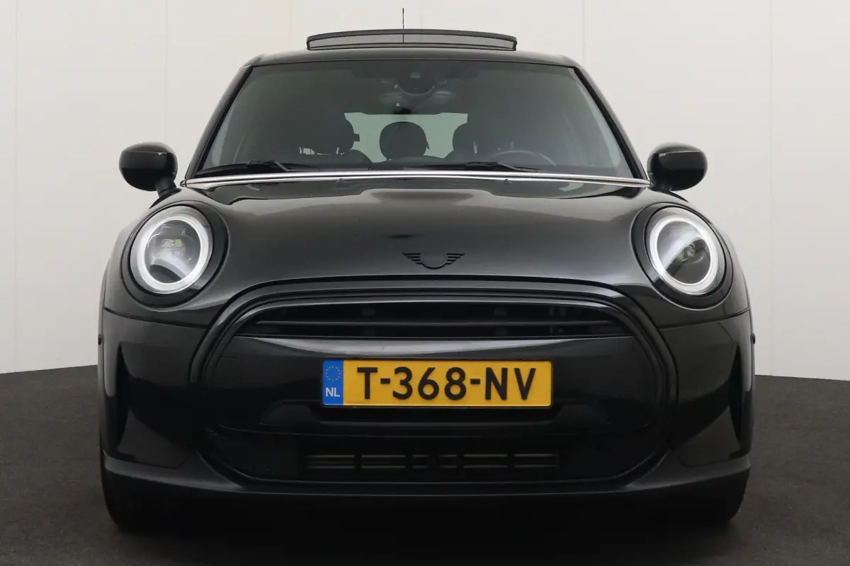 1.5 136 PK Aut. Cooper Camden Edition Pano-dak Carplay Camera