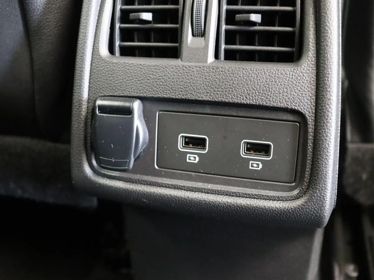 1.6 E-Tech Hybrid 145 Intens | Trekhaak | Achteruitrijcamera | Cruise control | Navigatie |