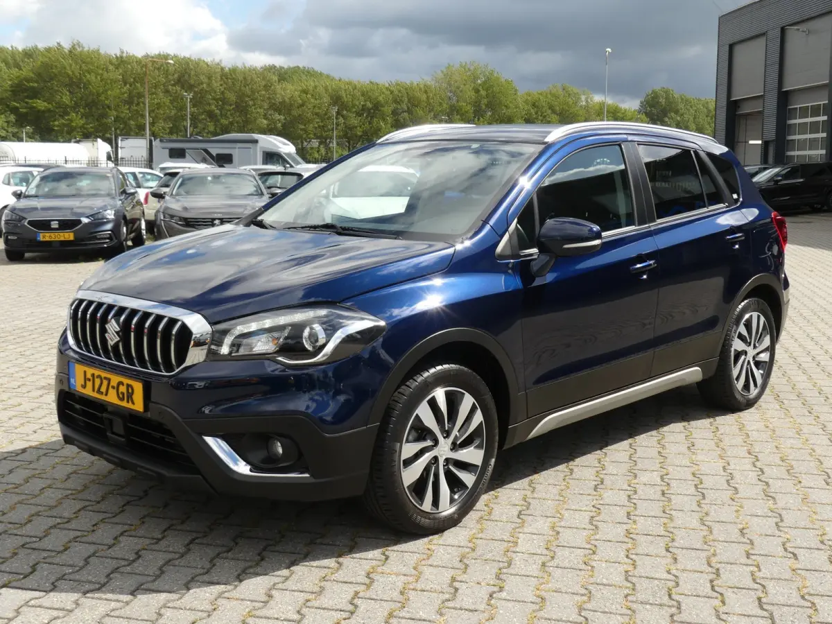 1.4 Boosterjet Style Smart Hybrid / PANO / LEDER