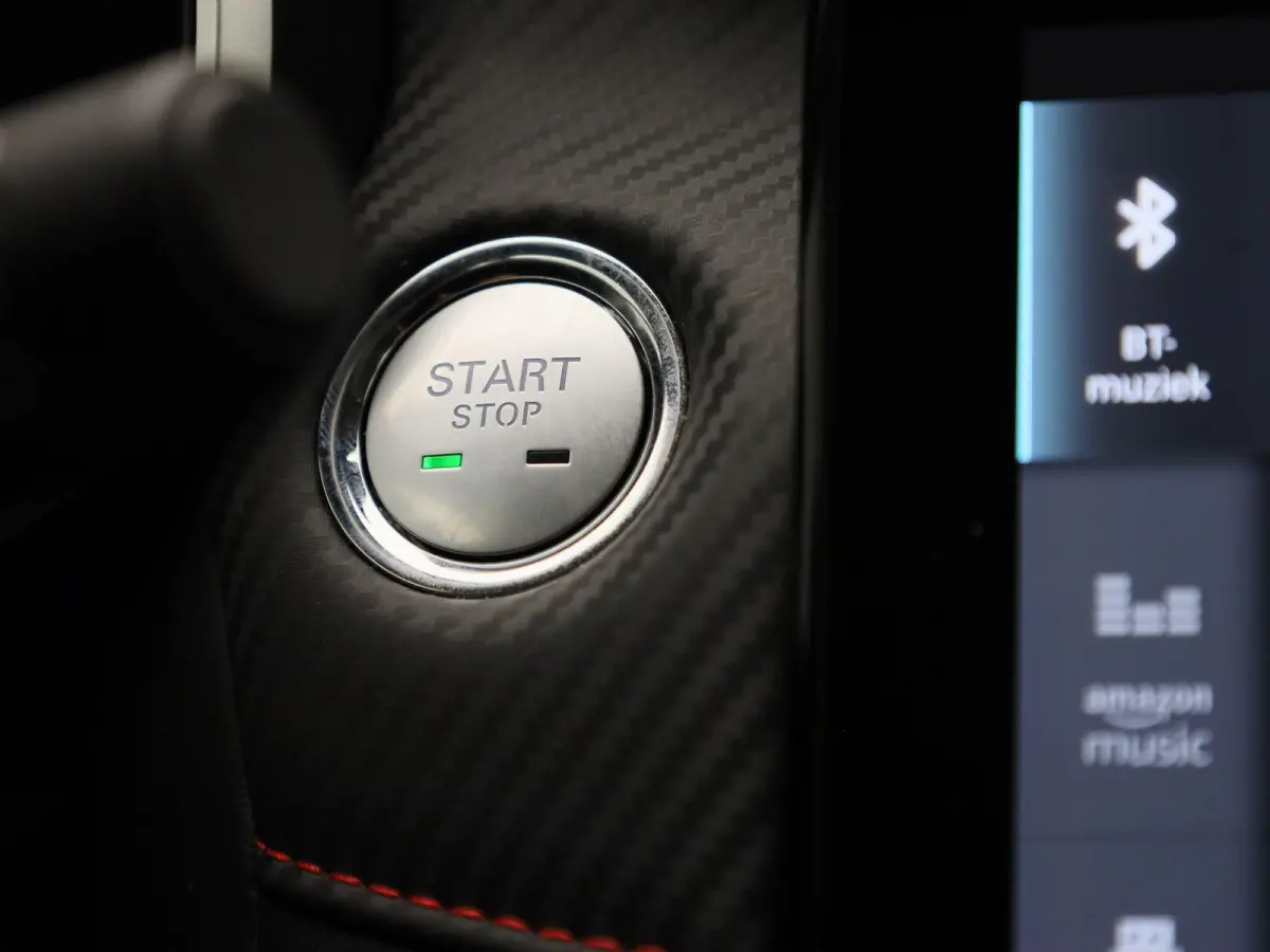MG EV Standard Range Luxury 50 kWh Automaat | Panoramadak | Leder | Navigatie | Airco | Achteruitrijcamera | Apple Carplay / Android Auto | Stoelverwarming | Lichtmetalen Velgen |
