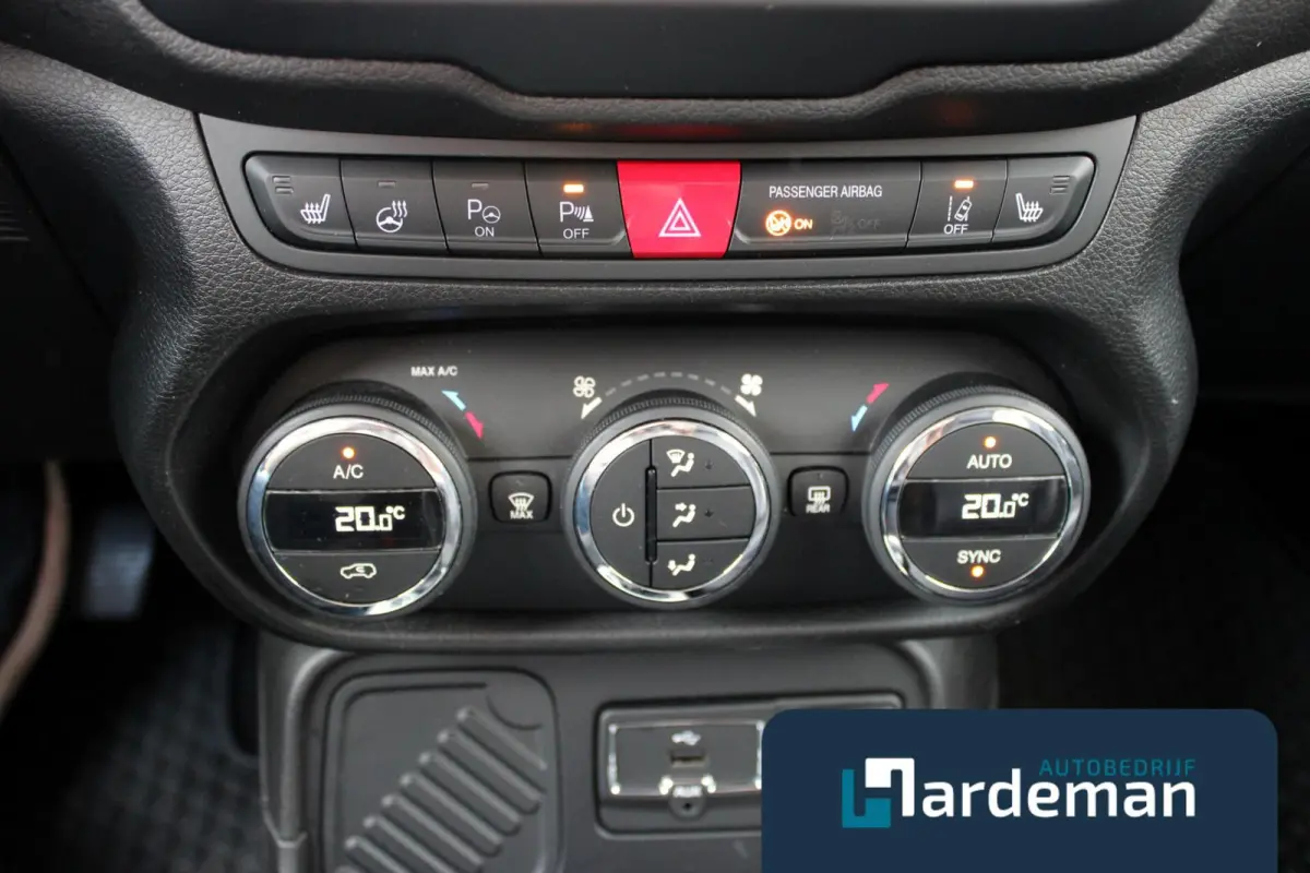 1.4 MultiAir Limited Trekhaak Leder