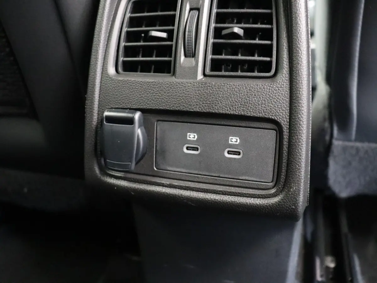 1.0 TCe 90 techno | Stoel-stuur verwarming | Navigatie | Achteruitrijcamera | Cruise control |