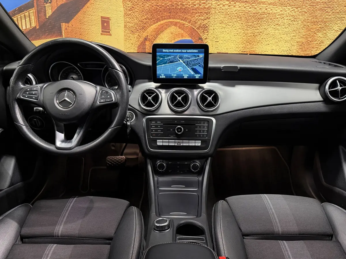 200 Prestige Aut LED Navigatie PDC