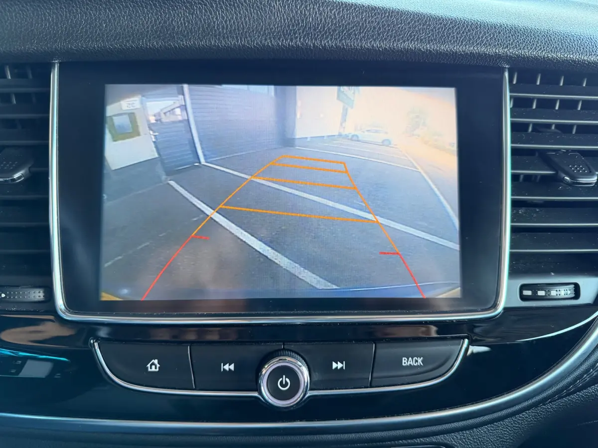 1.6 Selection/Camera/Navi/Pdc/Led/Cruise-c/Climate-c/Bluetooth/Aux