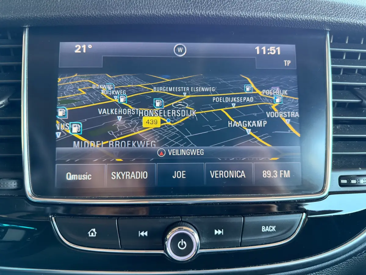 1.6 Selection/Camera/Navi/Pdc/Led/Cruise-c/Climate-c/Bluetooth/Aux