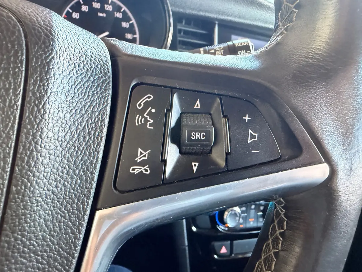 1.6 Selection/Camera/Navi/Pdc/Led/Cruise-c/Climate-c/Bluetooth/Aux