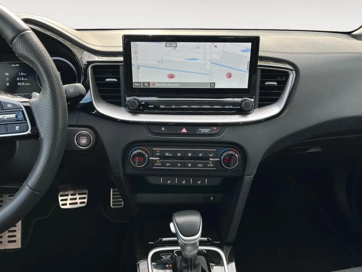1.5 T-GDi GT-Line | *DEMO Direct leverbaar* |  Navi | Clima | Adaptive Cruise | Panoramdak | Stoel-/Stuurverwarming | Elektr. Achterklep | Apple Carplay