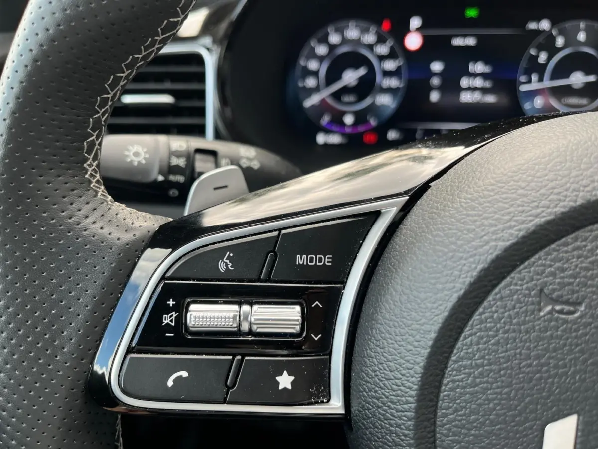 1.5 T-GDi GT-Line | *DEMO Direct leverbaar* |  Navi | Clima | Adaptive Cruise | Panoramdak | Stoel-/Stuurverwarming | Elektr. Achterklep | Apple Carplay