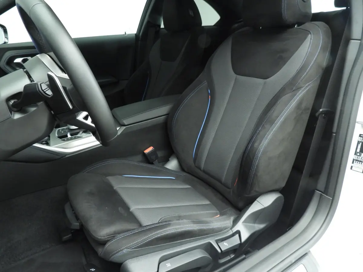 218i | M-Sportpakket | LED | HUD | Sportstoelen | Trekhaak | Stoelverwarming | DAB | Hifi speakers | Alu 19 inch