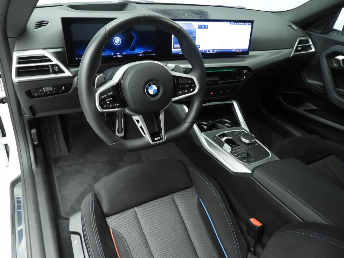 218i | M-Sportpakket | LED | HUD | Sportstoelen | Trekhaak | Stoelverwarming | DAB | Hifi speakers | Alu 19 inch