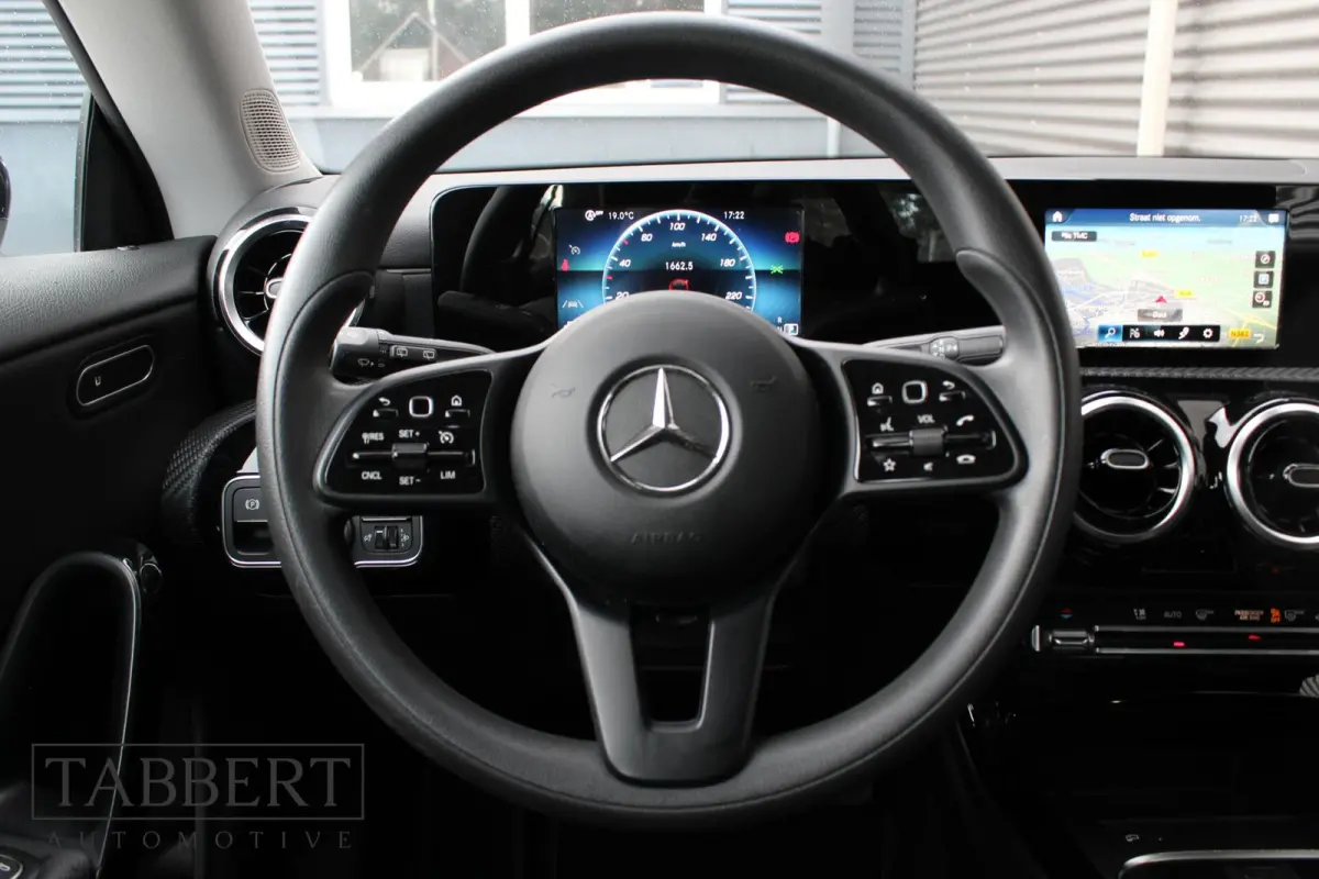 180 Business AMG Zwart