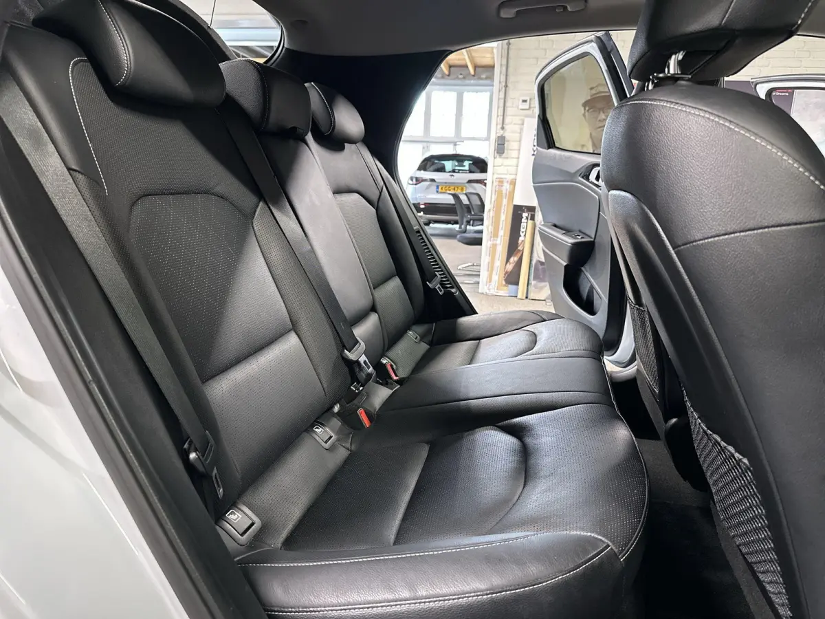 1.6 GDi PHEV ExecutiveLine Automaat | Leder | Pano | SOH 95.5%