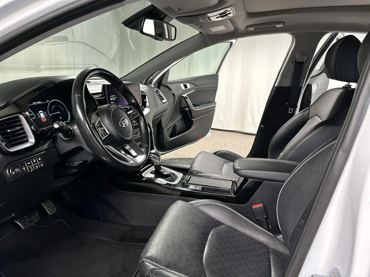1.6 GDi PHEV ExecutiveLine Automaat | Leder | Pano | SOH 95.5%