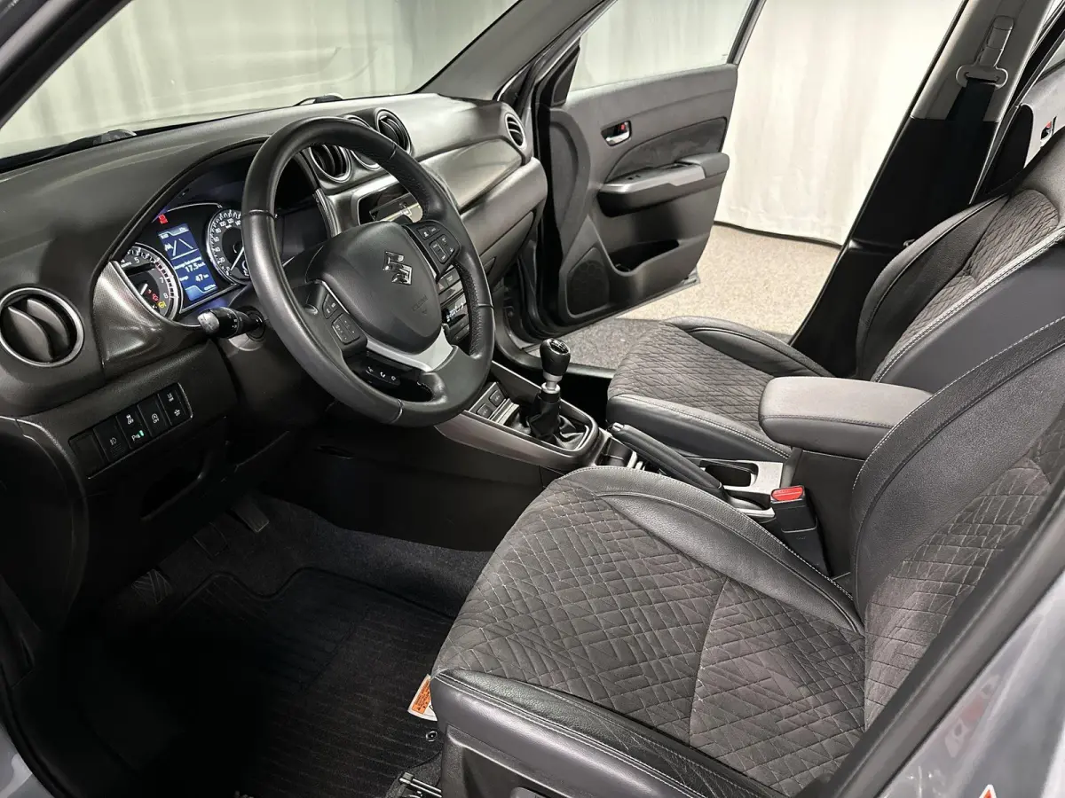 1.4 Boosterjet Style Smart Hybrid Navi | Pano | Camera