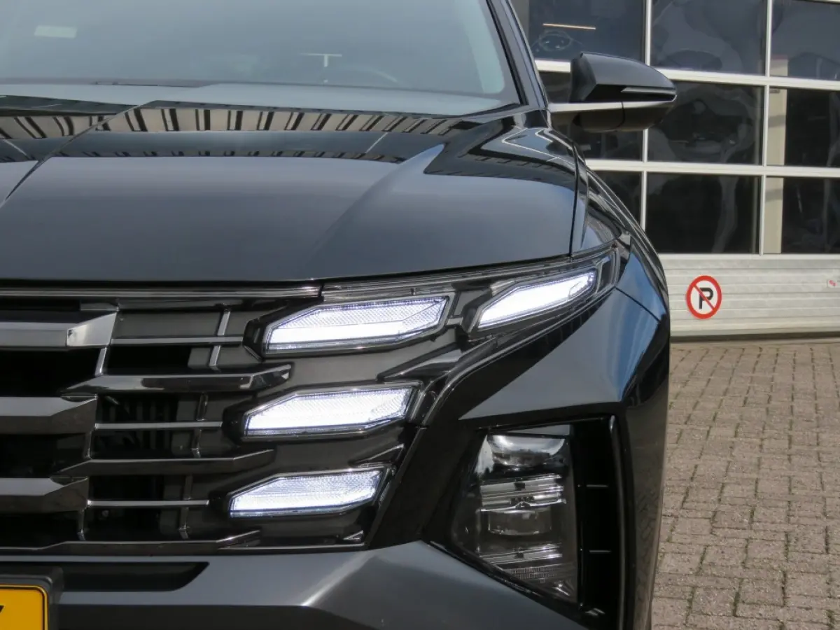1.6 T-GDI PHEV PREMIUM / Leder / Head up / 360 Camera / Stoel&stuurverw,/ BOVAG garantie