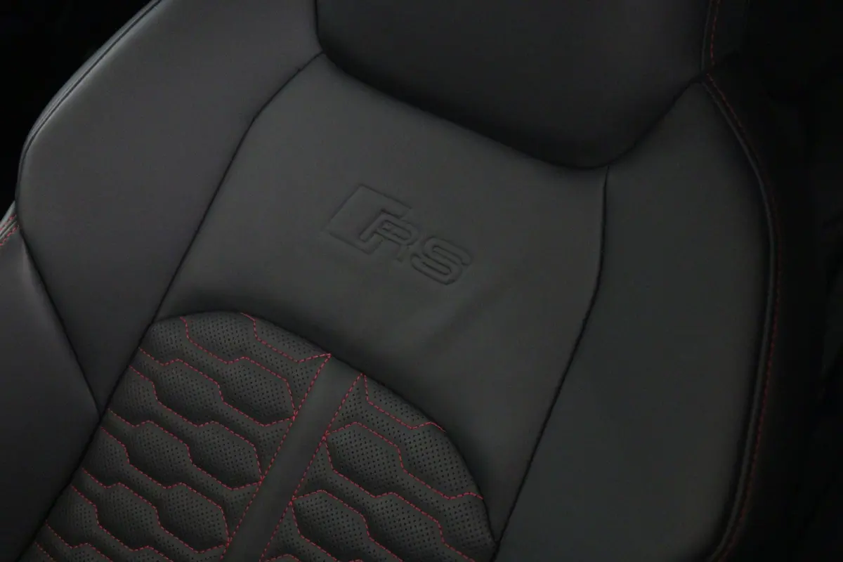 RS TFSI quattro Dynamic+ /CERAMIC/PANO/360/SOFTC/BOMVOL