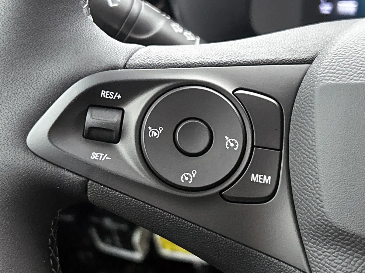1.2 75pk GS | Camera | DodehoekDetectie | Climate Control | Sportstoelen | Draadloos AppleCarplay/AndroidAuto |