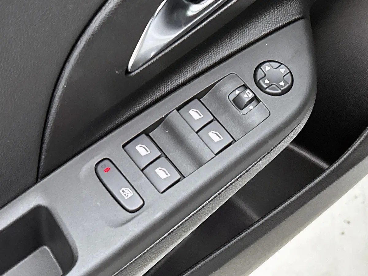 1.2 75pk GS | Camera | DodehoekDetectie | Climate Control | Sportstoelen | Draadloos AppleCarplay/AndroidAuto |